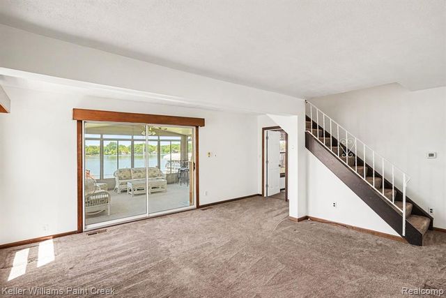 2295 Davista Drive, Highland, MI 48356