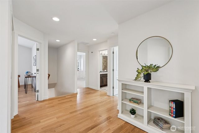 8535 4th Avenue NE, Seattle, WA 98115