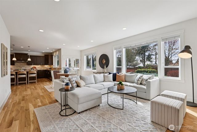 8535 4th Avenue NE, Seattle, WA 98115