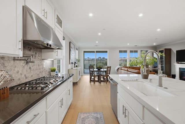 102 Chesapeake Ct, Lincoln, CA 95648