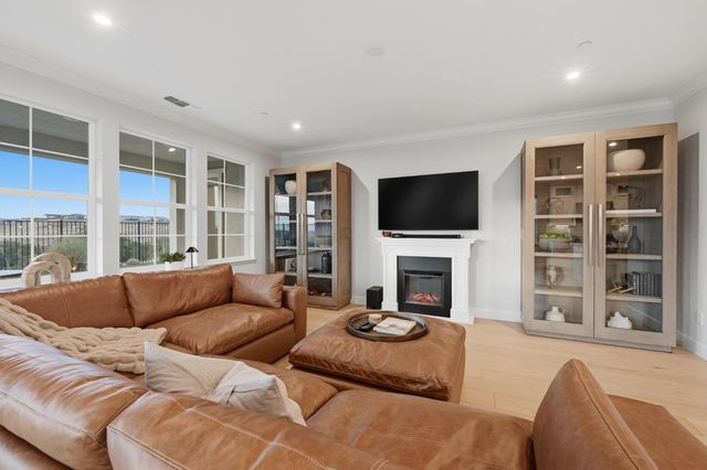 102 Chesapeake Ct, Lincoln, CA 95648