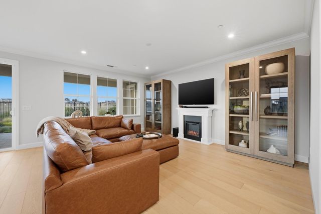 102 Chesapeake Ct, Lincoln, CA 95648
