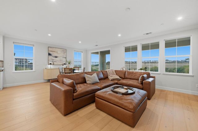102 Chesapeake Ct, Lincoln, CA 95648