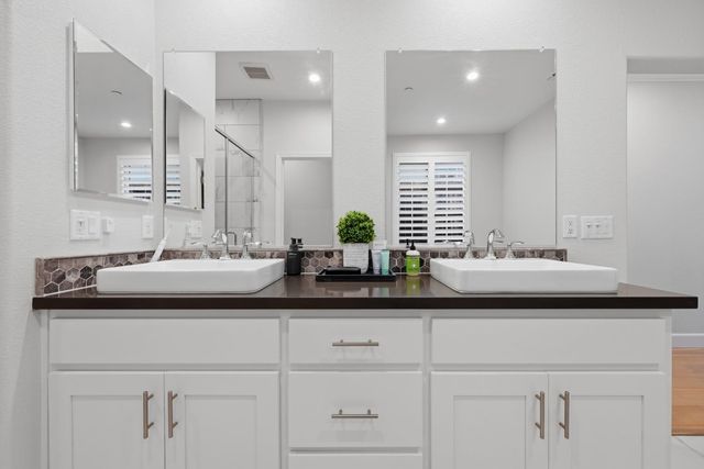 102 Chesapeake Ct, Lincoln, CA 95648
