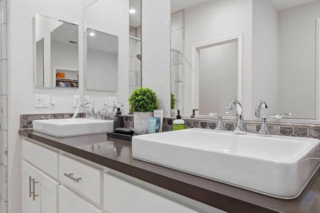 102 Chesapeake Ct, Lincoln, CA 95648