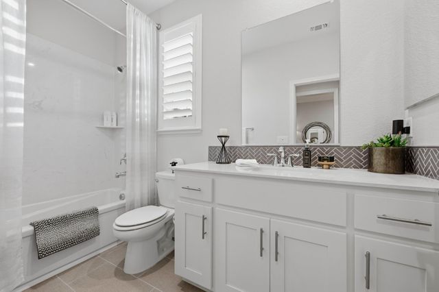 102 Chesapeake Ct, Lincoln, CA 95648