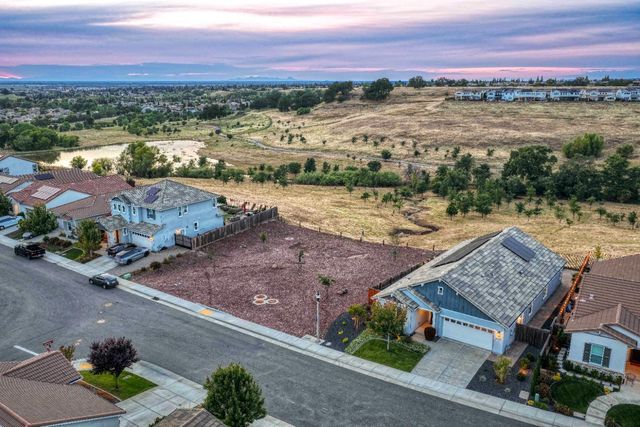 102 Chesapeake Ct, Lincoln, CA 95648