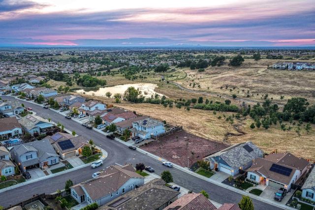 102 Chesapeake Ct, Lincoln, CA 95648