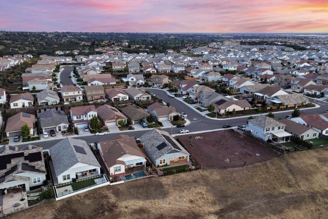 102 Chesapeake Ct, Lincoln, CA 95648
