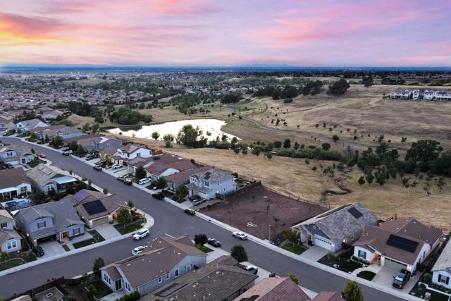 102 Chesapeake Ct, Lincoln, CA 95648