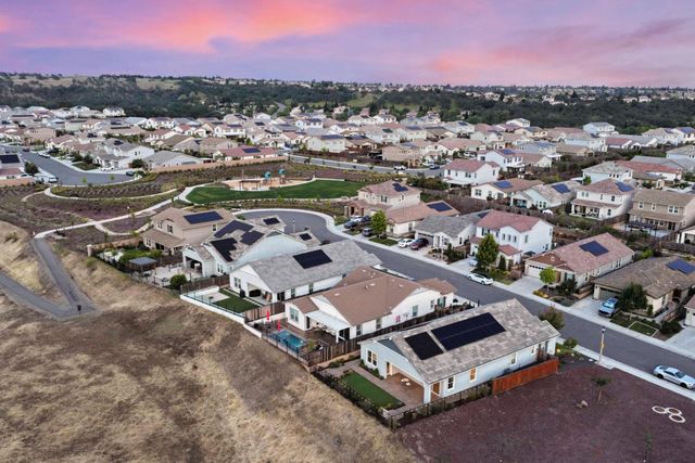 102 Chesapeake Ct, Lincoln, CA 95648