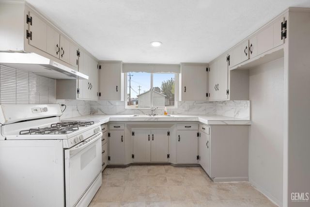 300 Buchanan Street, Taft, CA 93268