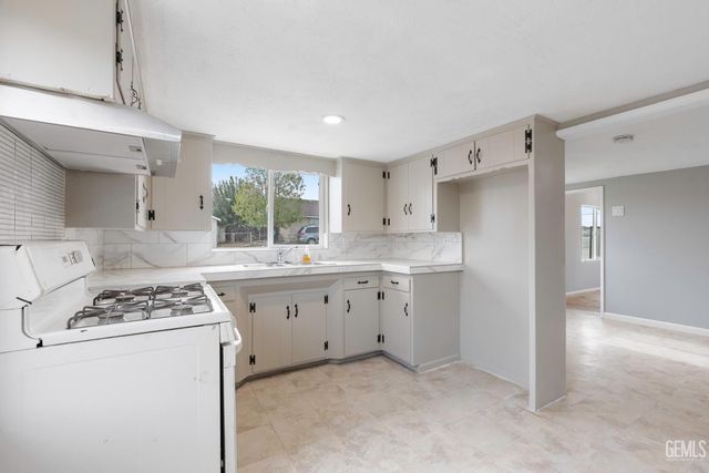 300 Buchanan Street, Taft, CA 93268