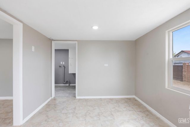 300 Buchanan Street, Taft, CA 93268