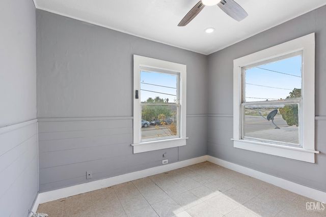 300 Buchanan Street, Taft, CA 93268