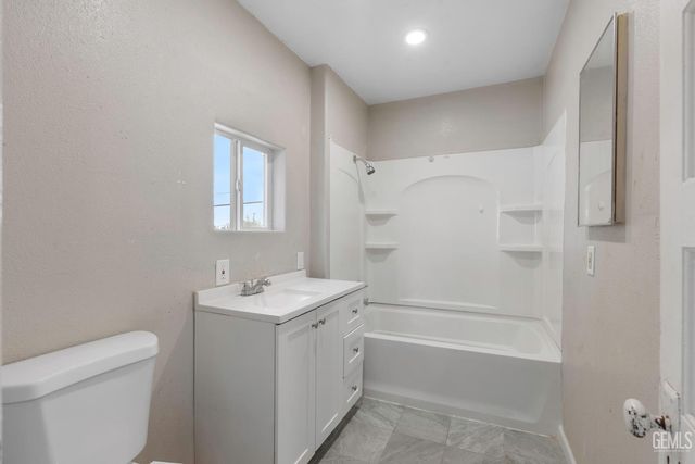 300 Buchanan Street, Taft, CA 93268