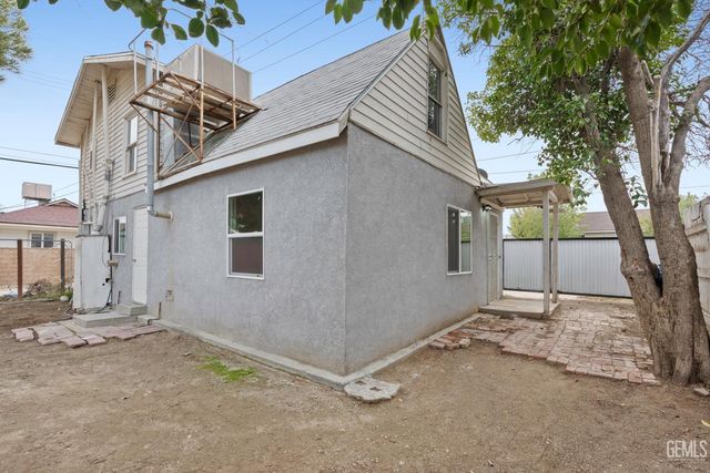 300 Buchanan Street, Taft, CA 93268