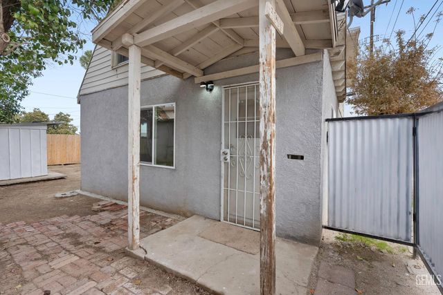 300 Buchanan Street, Taft, CA 93268