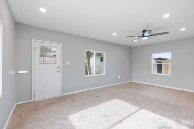 300 Buchanan Street, Taft, CA 93268