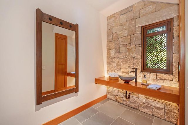 1850 W Twisted Vine Way, Acampo, CA 95220