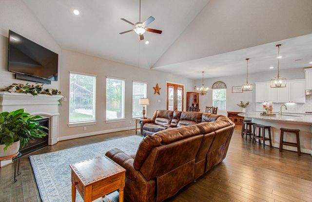 167 Magnolia Reserve Loop, Magnolia, TX 77354