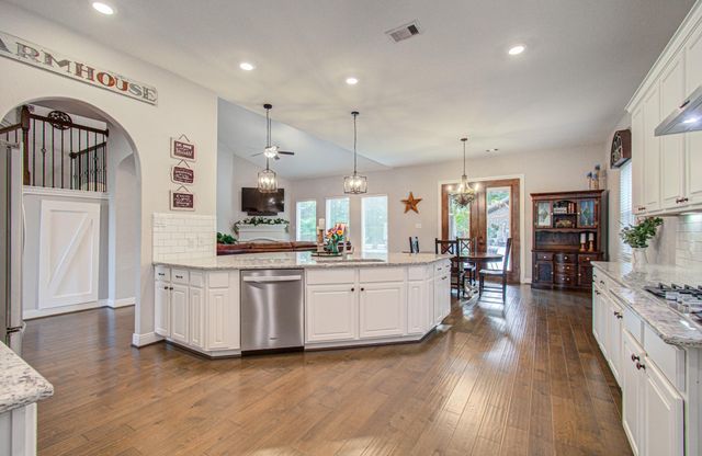 167 Magnolia Reserve Loop, Magnolia, TX 77354