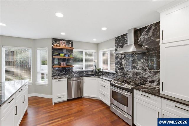 684 NW Jasper St, Dallas, OR 97338