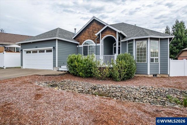 684 NW Jasper St, Dallas, OR 97338