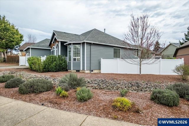 684 NW Jasper St, Dallas, OR 97338