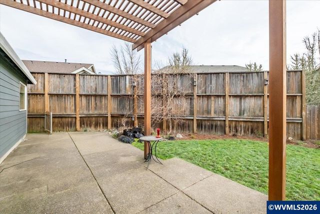 684 NW Jasper St, Dallas, OR 97338