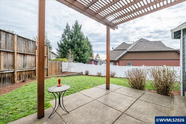 684 NW Jasper St, Dallas, OR 97338