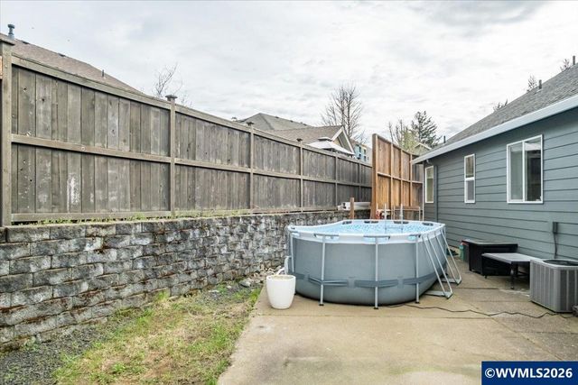 684 NW Jasper St, Dallas, OR 97338