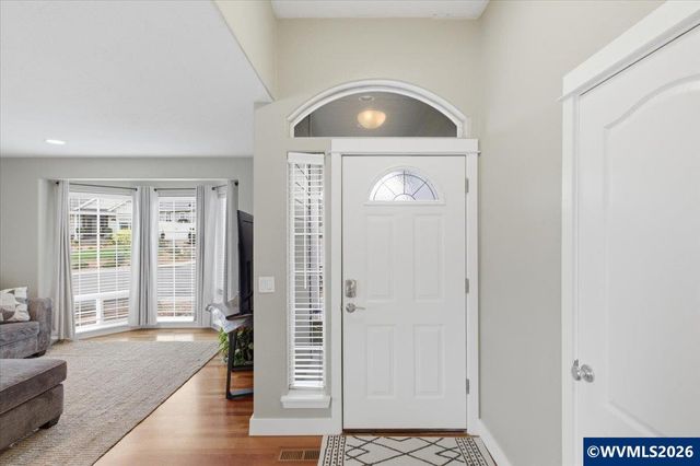 684 NW Jasper St, Dallas, OR 97338