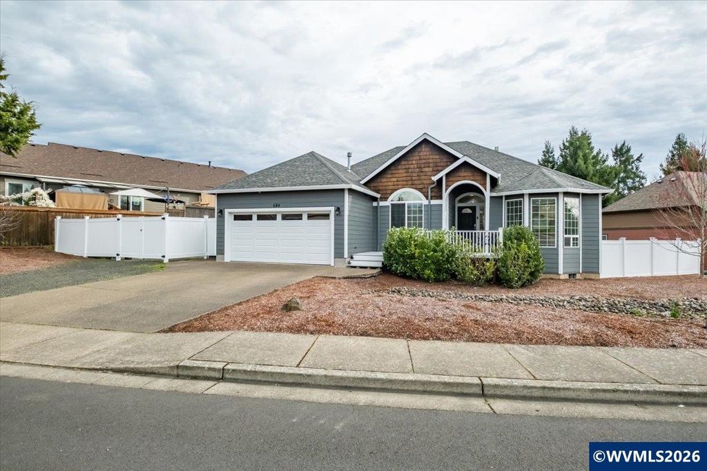 684 NW Jasper St, Dallas, OR 97338