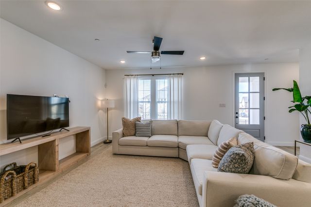 8845 Stablehand Mews, Frisco, TX 75035