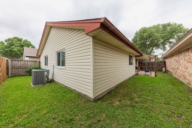 5406 Knollridge Drive, Garland, TX 75043