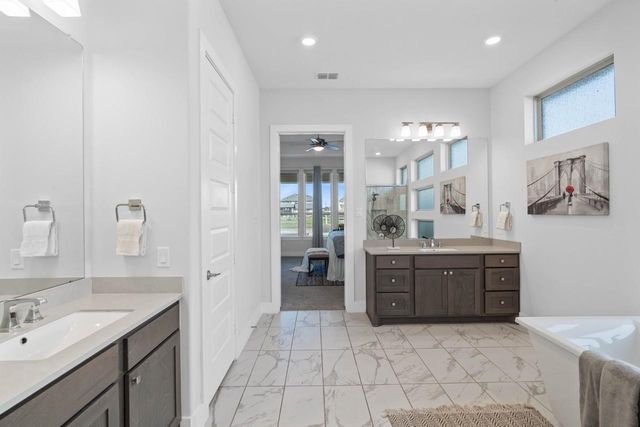 148 Lakehouse Landing Drive, Katy, TX 77493