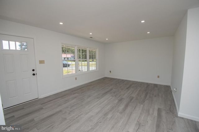 8707 BACONS RD, Laurel, DE 19956