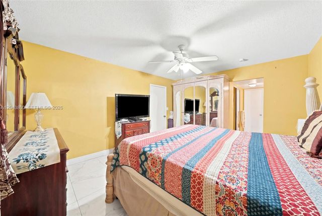 4141 NW 44th Avenue 321, Lauderdale Lakes, FL 33319