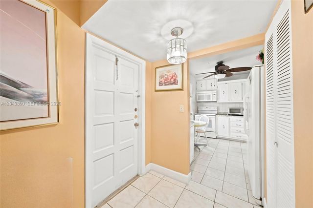 4141 NW 44th Avenue 321, Lauderdale Lakes, FL 33319
