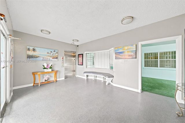 4141 NW 44th Avenue 321, Lauderdale Lakes, FL 33319