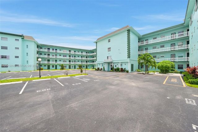 4141 NW 44th Avenue 321, Lauderdale Lakes, FL 33319