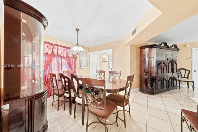 4141 NW 44th Avenue 321, Lauderdale Lakes, FL 33319
