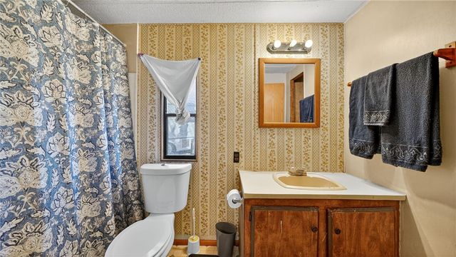 582 S Hunt Road, Golden Valley, AZ 86413