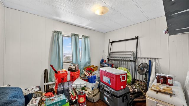 582 S Hunt Road, Golden Valley, AZ 86413