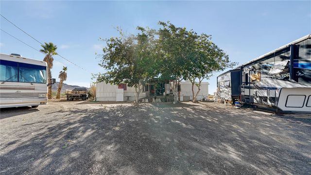 582 S Hunt Road, Golden Valley, AZ 86413