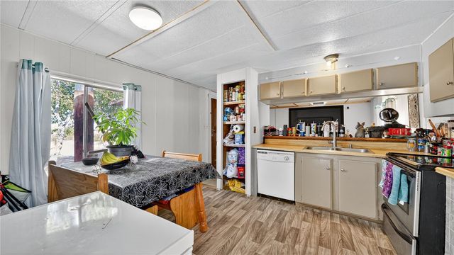 582 S Hunt Road, Golden Valley, AZ 86413