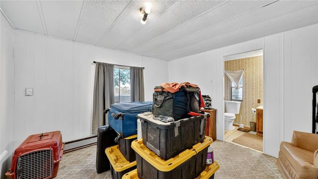 582 S Hunt Road, Golden Valley, AZ 86413