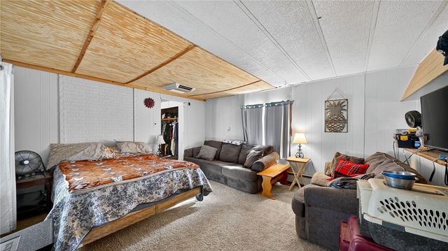 582 S Hunt Road, Golden Valley, AZ 86413