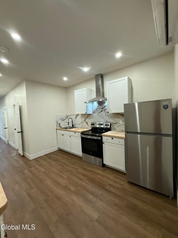 132 4th Avenue 2, Albany, NY 12202